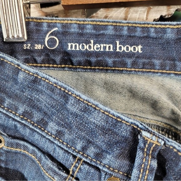 Ann Taylor Loft Distressed Modern Mid-Rise Boot Dark Blue Denim Jeans Size 6 - Picture 4 of 13